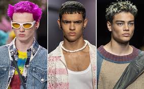 2.5 look con i capelli brizzolati, il bianco va mascherato? 10 Capelli Per Lui Avvistati Alla Fashion Week Men Vogue Italia