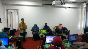 Di era globalisasi ini, kebutuhan untuk menguasai bahasa inggris semakin meningkat. Dosen Dosen Tadris Bahasa Inggris Mengikuti Pelatihan Pembuatan Video Pembelajaran Interaktif Dan E Modul Prodi Tadris Bahasa Inggris