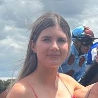 900+ "Lara" profiles