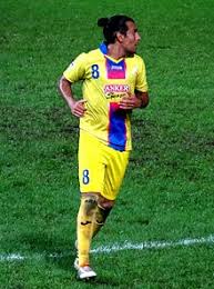 Hace ya más de 25 años llegaba al real zaragoza, procedente de independiente, un jugador que causó furor en españa en los equipos en los que estuvo. Gustavo Fabian Lopez Wikipedia