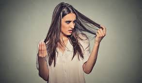 Man braucht nicht viel zeit, um kurze haare zu stylen und man muss nicht viel zeit vor dem spiegel verbringen, was auch nicht alle frauen ab 50 gerne machen wollen. Dunnes Haar Dunner Werdendes Haar Feines Haar