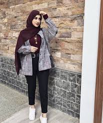 صورة فتاه جميلة شعرها طويل ويطير بسبب شدة الهواء. ØµÙˆØ± Ø¨Ù†Ø§Øª Ø§Ø²ÙŠØ§Ø¡ Ù…ÙˆØ¶Ù‡ Ù…Ù„Ø§Ø¨Ø³ 2021 Ù„Ù„Ø¨Ù†Ø§Øª Ø§Ù„ØºØ¯Ø± ÙˆØ§Ù„Ø®ÙŠØ§Ù†Ø©