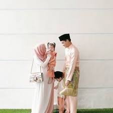 Both the bride and groom wore bridal songket. Vivy Yusof Net Worth Net Worth List