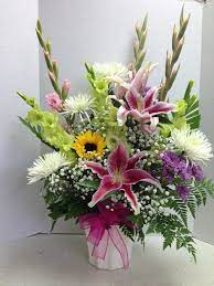 Maybe you would like to learn more about one of these? Soft Fragrant Funeral Flowers For A Beautiful Lady From Roadrunner Florist Basket Express Phoenix Az Sympathy Flowers Flower Arrangements Funeral Flowers