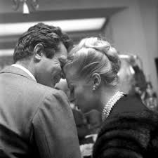 His first appearance in a film was in the 1939 movie 'marionette' at the age of fourteen. La Dolce Vita Mit Marcello Mastroianni Und Anita Ekberg Bild Kaufen Verkaufen