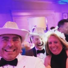 Sarah Munford's Instagram, Twitter & Facebook