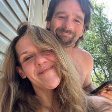 I'm really discouraged in the job hunt 😕 Please stop saying you are hiring  if you're not hiring.. I fill out applications online and I go a few days  later in person