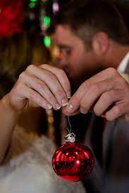 Pin By Aoife O Sullivan On Nicole Fergtography Christmas Wedding Ring Christmas Wedding Pictures Christmas Engagement