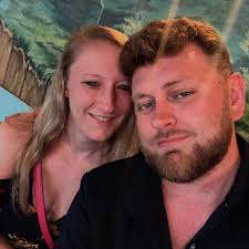 Can anyone help me grind for parts to level up my gunsmith crafter and  maybe find some good loot BP