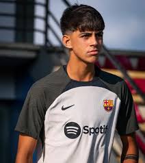 The plan is for Marc Bernal to do the pre-season with the first team. At  the club, they have high hopes for the 16 year old defensive midfielder. He  jumped from Cadet