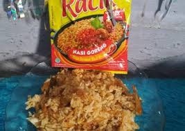 Masukkan bawang merah, bawang putih, dan cabai merah ke dalam cobek. Resep Nasi Goreng Bumbu Racik Indofood Ala Dapoer Mamih Oleh Mamih Gie Cookpad