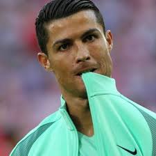 Der portugiese beeindruckt mit dem neuen haarschnitt des bauern mit dem neuen pferd & # 8230. Cristiano Ronaldo Haare Kurz