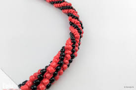 Maybe you would like to learn more about one of these? Halskette Hakeln Mit Perlen Anleitung Fur Gehakelte Ketten Talu De