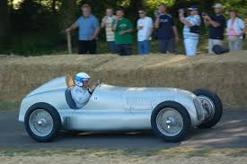 Marginally better acceleration but slightly poorer traction and handling. Mercedes Benz W25 Wikipedia