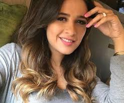 سبق أن التقت ياسمين عبد العزيز بأحمد العوضي فنياً قبل زواجهما في مسلسل (لآخر نفس)، والذي عرض في رمضان 2020. Ù…ÙƒÙŠØ§Ø¬ ÙŠØ§Ø³Ù…ÙŠÙ† Ø¹Ø¨Ø¯ Ø§Ù„Ø¹Ø²ÙŠØ² ÙÙŠ Ù…Ø³Ù„Ø³Ù„ Ù„Ø¢Ø®Ø± Ù†ÙØ³ Ù…Ø¬Ù„Ø© Ø³ÙŠØ¯ØªÙŠ