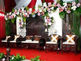 Resmi menikah pada 2013 lalu, rumah tangga nikita mirzani akhirnya kandas pada 2015 karena mengalami kdrt. Gallery Photo Dekorasi Halaman 5 Paket Pernikahan Catering Dekorasi Pelaminan Rias Pengantin Luwes