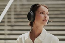 KEF Headphones // Kate Suiter — The Shoemakers Elves