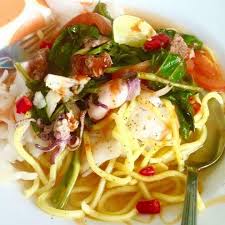 2 kilo mee kuning, dicelur 1/2 kilo daging, dihiris halus ataupun tetel 4 biji keledek, direbus dan dikisar 1 cawan tauchu, dicuci dan dikisar 3 ulas bawang putih, dikisar 3 biji bawang merah, dikisar 1 inci halia, dikisar 1/2 cawan udang. Viral Oh Viral Resepi Mee Kuah Kelantan Style Yg Sgt Facebook