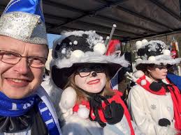 Wer hat Bilder von den Umzügen gemacht und kann sie mir für die Webseite  der Tanzgarde zur verfügung stellen?