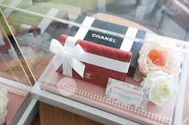 Untuk hiasan hadiah dan sebagai elemen hiasan rumah, sebagai sebahagian daripada pakaian malam, busur yang indah akan sesuai untuk pelbagai tujuan. Idea Gubahan Hantaran Simple Cantik Menarik Ada Tips