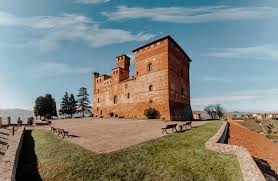 Il comune fa parte di: Langhe Cosa Vedere Ad Alba E Dintorni Tra Vini E Castelli Parto Da Milano