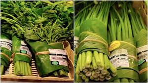 Supermarkets In Thailand And Vietnam Start Using Banana Leaves Instead Of Plastic Vice Banana Leaf Vegetable Packaging Supermarket