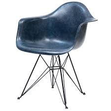 Eames Navy Blue Herman Miller Dar Shell Chair With Eiffel Tower Base 1stdibs Com Eames Chair Chair Shell Chair