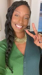 Did a lil Elphaba inspired hair + green for tonight's Christmas dinner 💚✨