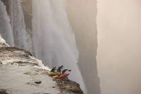 Desre Pickers Red Bull Illume Kanufahren Wasserfall Kajak