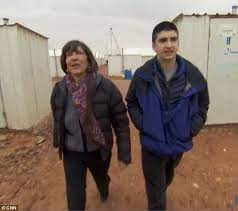 Córka angielskiej matki i irańskiego ojca oraz najstarsza z czterech sióstr, dorastała w teheranie w iranie. Cnn S Christiane Amanpour And Jamie Rubin Divorcing Daily Mail Online