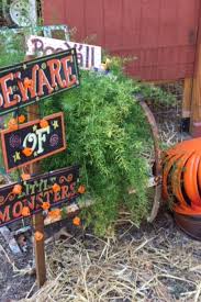 Even The Chicken Coop Gets Decorated For Halloween Halloweendecoration Halloween Chickencoop Www Gardenchick Com Spooktacular Garden Decor