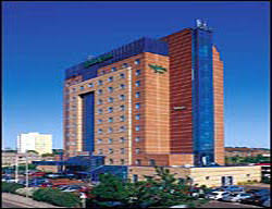 A man has been stabbed to death in a north london shopping centre. Hotel Holiday Inn London Brent Cross Brent Cross Londres