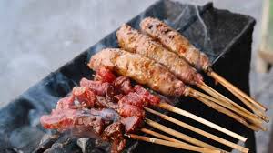 Jun 25, 2021 · 4 kuliner enak di surabaya ini pernah viral di medsos, ada steak kaki lima yang rasanya juara bagi traveler yang ingin berburu kuliner di surabaya, bisa mendatangi sederet kuliner viral di surabaya berikut ini. 7 Bagian Kambing Yang Lezat Untuk Diolah Mulai Satai Hingga Gulai Semuanya Bikin Ngiler Tribun Travel
