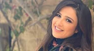 ولكن عبر عن مدى ضعفه بدونها وطلب من الجمهور الدعاء لها. Ehkyxhbceukfim