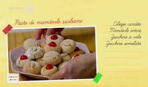 I biscotti di mandorle morbidi sono senza farina per dolci, dato che si usa solo la farina di. Paste Di Mandorle Benedetta Rossi Omaggia La Ricetta Siciliana Siciliafan