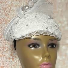 Chapeau Fedora Gangsta blanc, longueur brim 3.25 in. bien ventilé, avec un  bandana de sueur élastique pour un ajustement confortable, Adj. mentonnière  amovible.