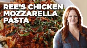I love the pioneer woman cooks: How To Make Ree S Chicken Mozzarella Pasta The Pioneer Woman Food Network Youtube