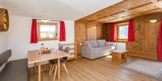 Situato nella valle di casies, a 43 km da san vigilio di marebbe, l'alpenblick offre un giardino e la connessione wifi gratuita. Appartamenti Vacanze Ausserharmerhof Agriturismo Nella Val Casies Alto Adige