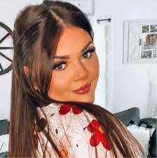 Kim Setser's Instagram, Twitter & Facebook