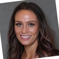 Elena Doran's Instagram, Twitter & Facebook