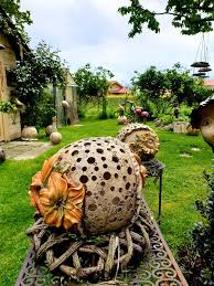 Pin Von Ursula Auer Auf Mein Sinnesgarten Als Freiluftbuhne Garten Gartendekoration Keramik