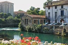 Elenco completo delle scuole statali, paritarie e non paritarie nel territorio del comune di sacile. Sacile A Town In North East Italy Stock Image Image Of Livenza Garden 157405337