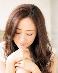 今 この髪型を マネしたい 人気ヘアアイコン達を大解剖 part3 神崎恵さん 美的 com ヘアケア ロングヘア 髪型 ボブ 40代