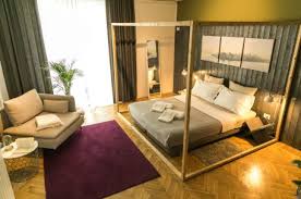 Bed in the center of the room. Bed Breakfast Master Bedroom Room In Treviso Bed Breakfast In Treviso