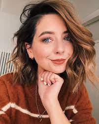 Pin By Vik On Zoella Medium Length Hair Styles Curly Hair Styles Medium Hair Styles