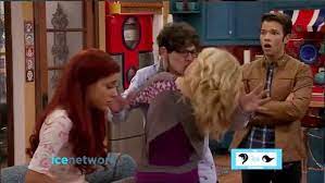Sam is jealous when cat starts hanging out with freddie, so she and jade cook up a plan involving robbie. Tv Caps Form Sam And Cat Episode Titled Thekillertunajump Sam And Cat Sam And Cat Episodes Celebrity Dads