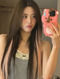 ITZY ユナ、美しいボディラインに釘付け！女神のようなビジュアル - ライブドアニュース