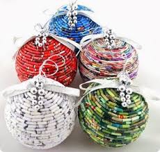 Christmas Tree Balls Made Out Of Recycled Paper Beads Http How To Recycle Blogspot Dk Search Unique Christmas Ornaments Recycled Christmas Tree Paper Beads