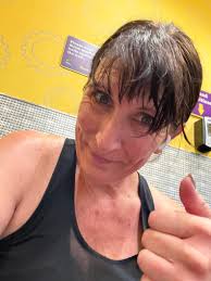 My posting is really horrible right now, so yesterday l started with a  Jennifer Jacobs ride, then finished yesterday off with Dig Deeper legs  circuit 2 and pizza. This morning another ride,