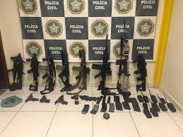 Considerado um dos criminosos mais procurados do país, ecko chefiava a maior milícia do rio de. Policia Identifica Os 12 Mortos No Confronto Com Comboio De Milicianos Em Itaguai Rj